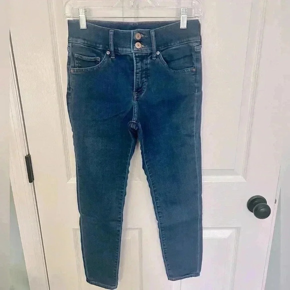 Express Denim - Express Mid Rise Cropped Skinny Jeans size 2
